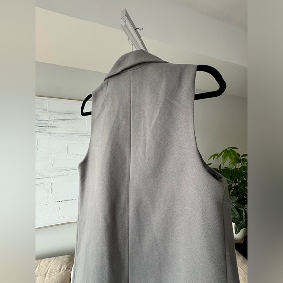 Sleeveless Blazer Size M - Picture 4 of 4